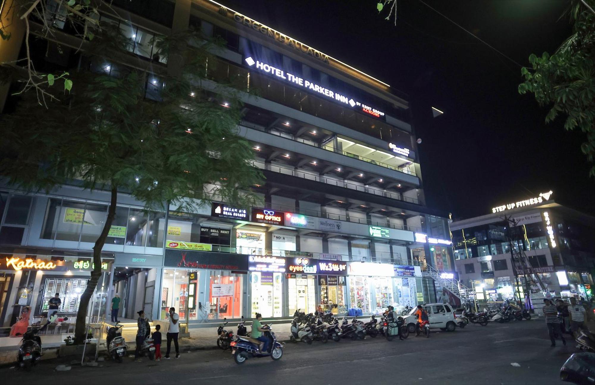 Hotel The Parker Inn By Kbnt Group Σουράτ Εξωτερικό φωτογραφία