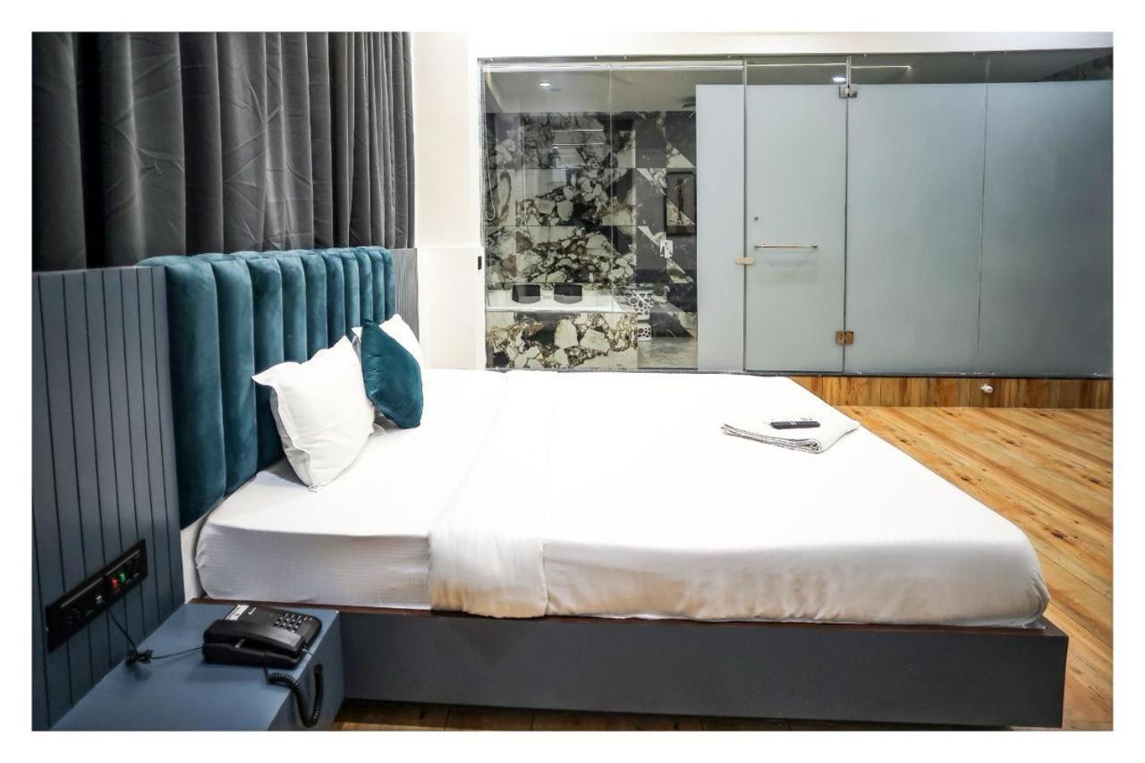 Hotel The Parker Inn By Kbnt Group Σουράτ Εξωτερικό φωτογραφία