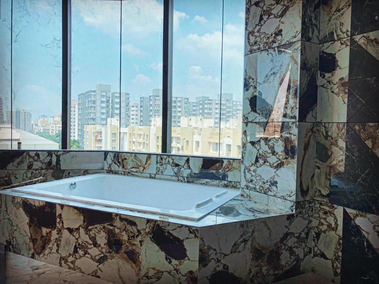 Hotel The Parker Inn By Kbnt Group Σουράτ Εξωτερικό φωτογραφία